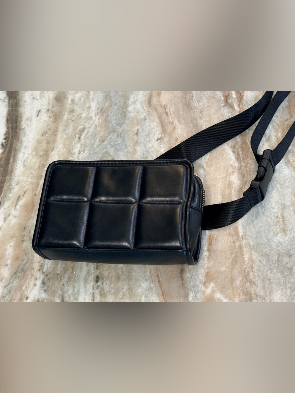 Women’s AMANDA UPRICHARD Black quilted belt bag - Picture 3 of 9